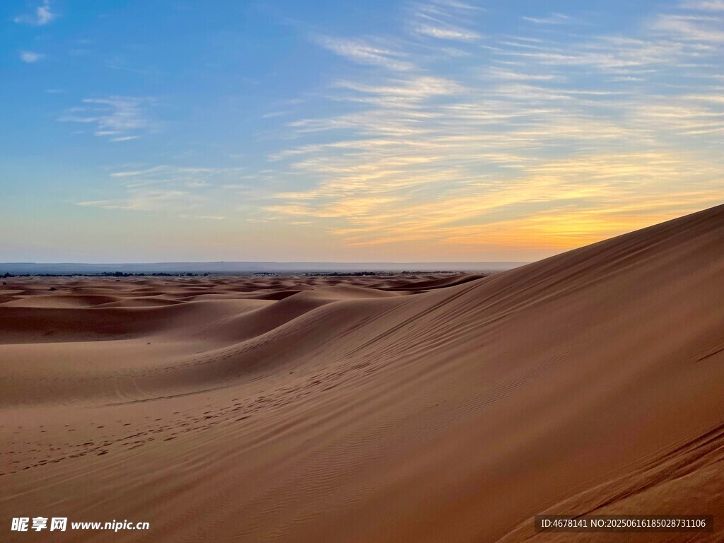 沙漠黃昏美景