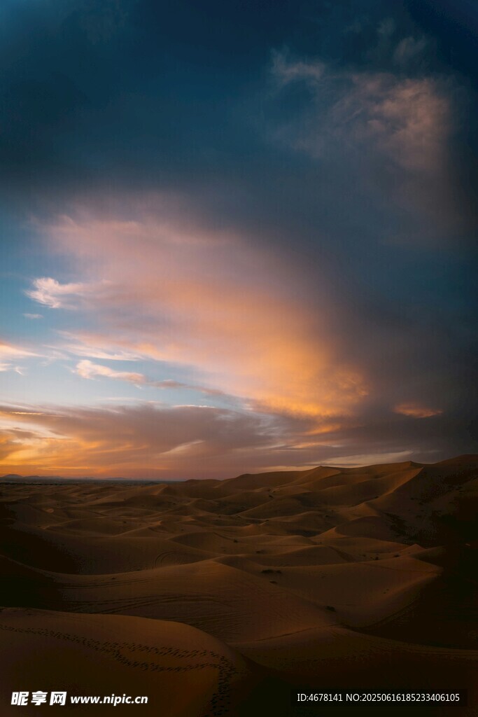 沙漠黃昏美景