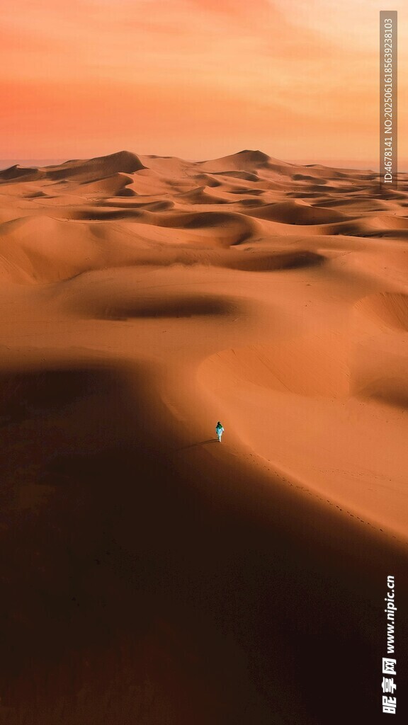 壯麗沙漠黃昏美景