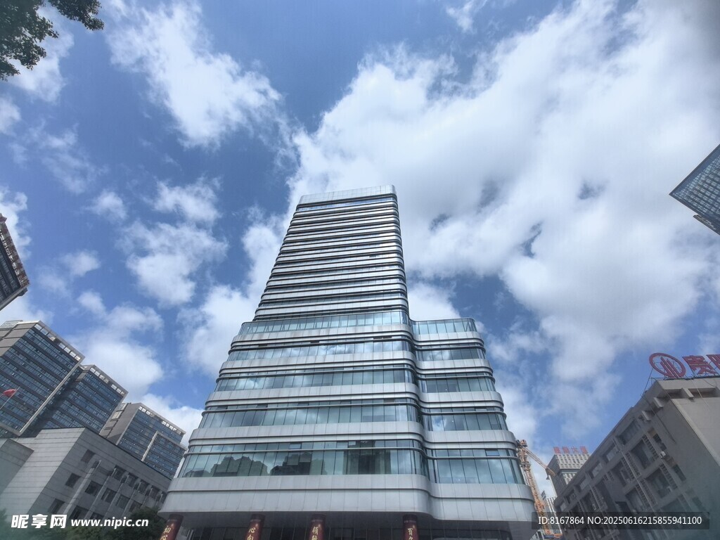 都市摩天大樓仰視景觀
