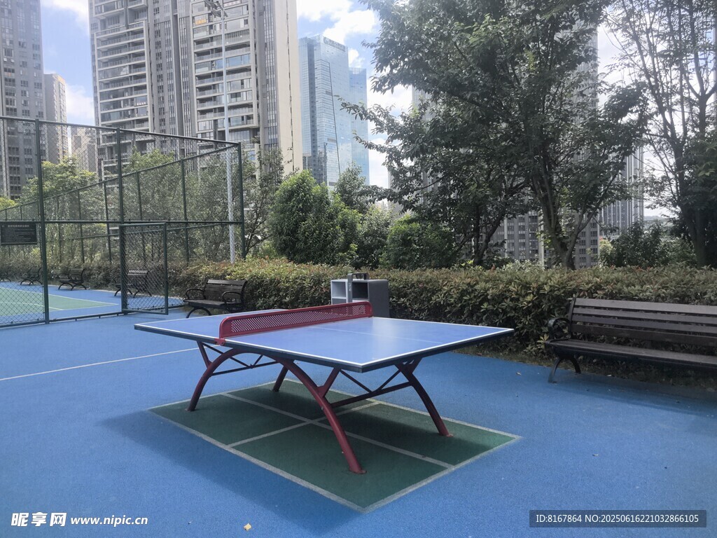 戶外藍色場地乒乓球桌