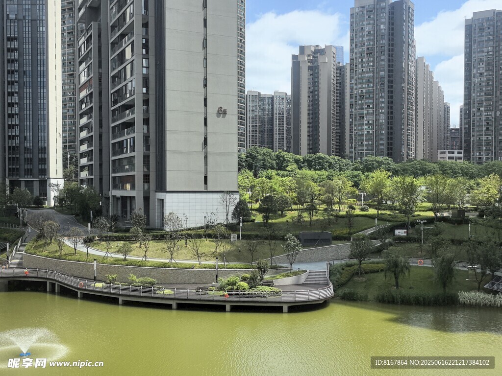 河畔高樓景觀