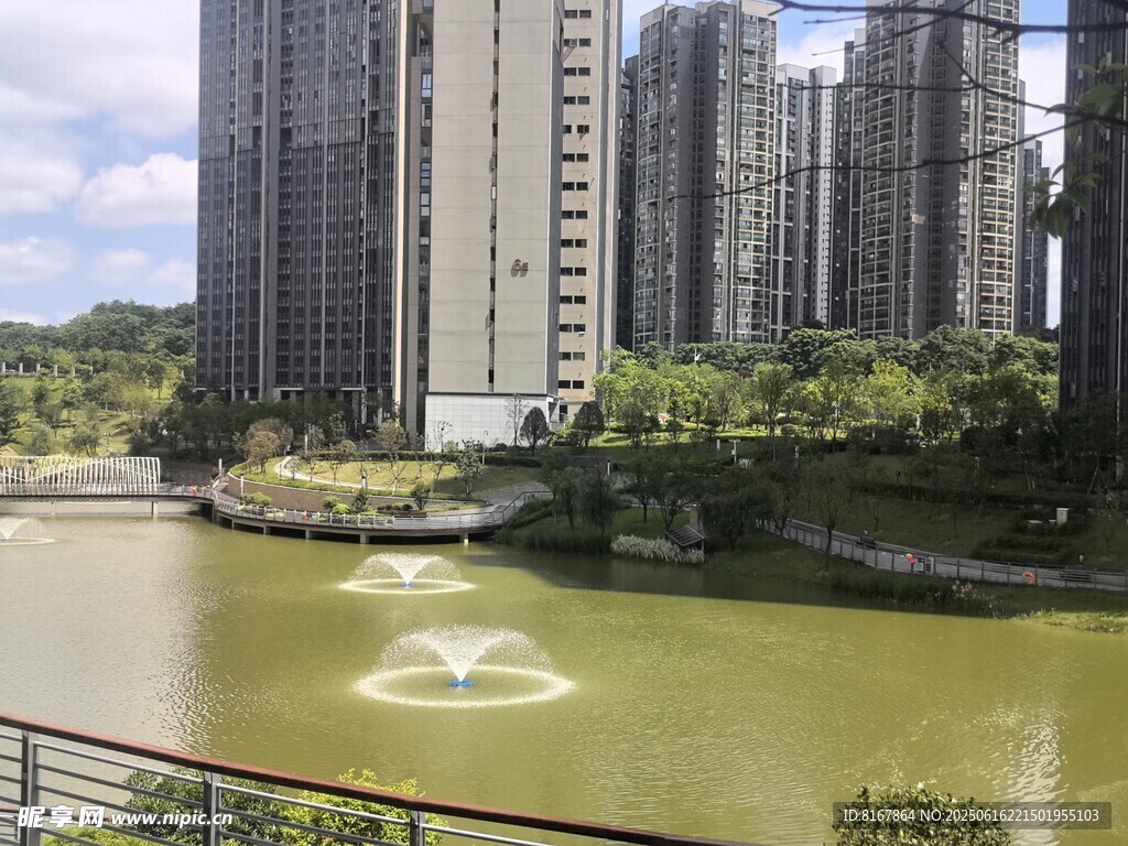 河畔高樓景觀