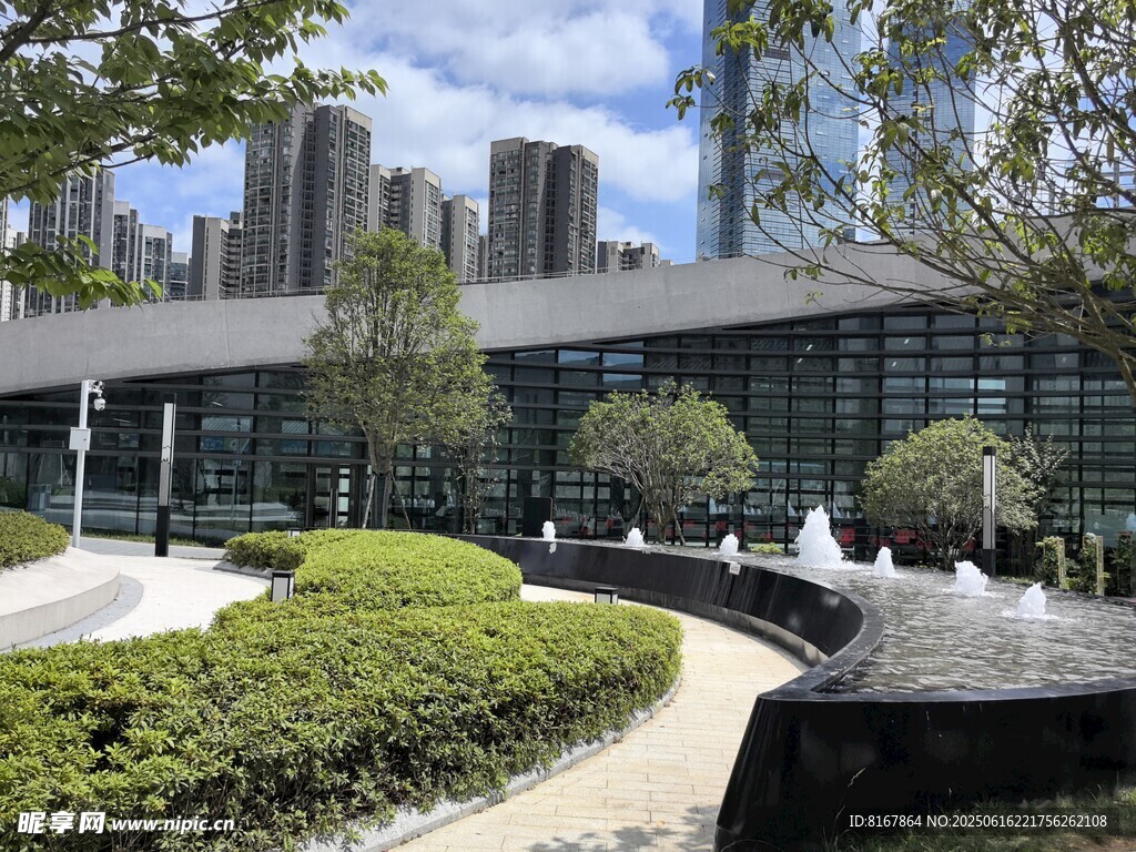 現代都市景觀中的精致園林