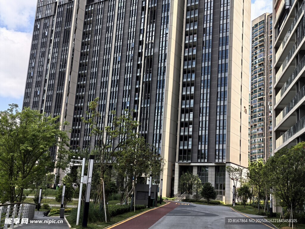 現(xiàn)代高層住宅小區(qū)景觀