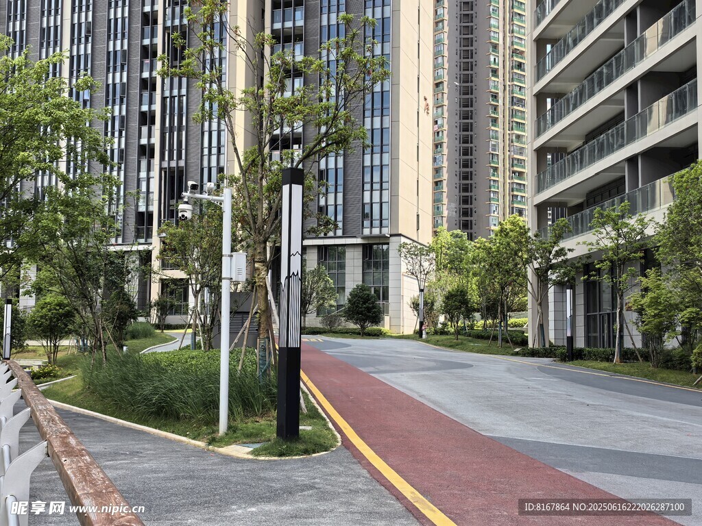 現代小區景觀道路場景