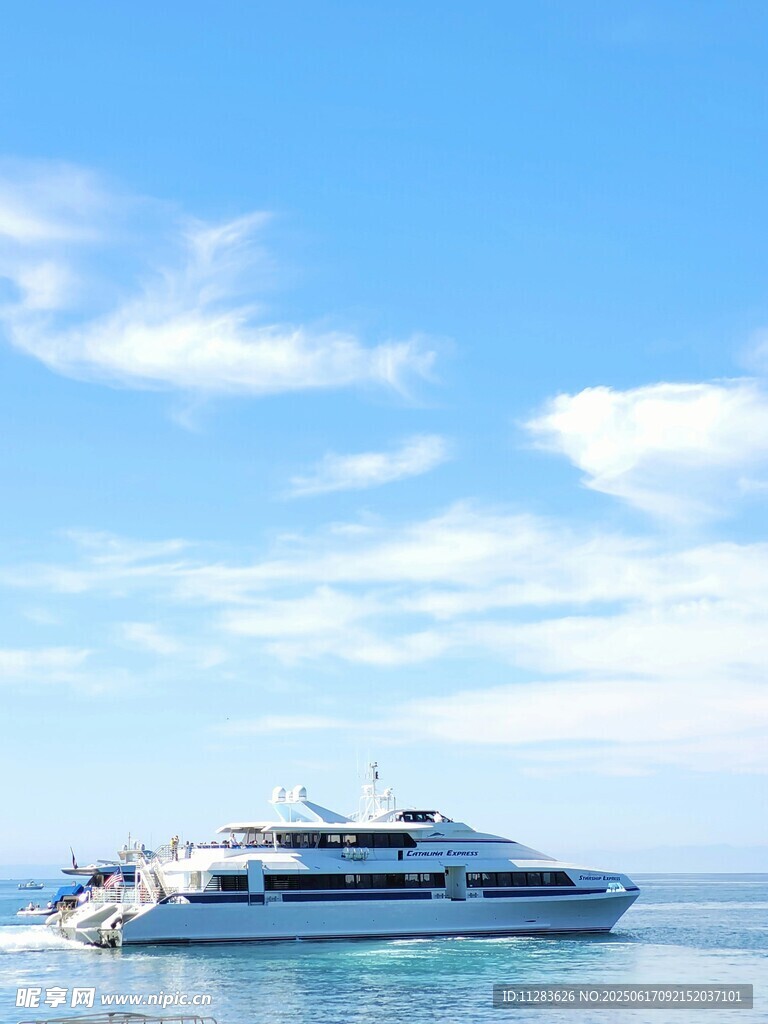 海上豪華游輪航行