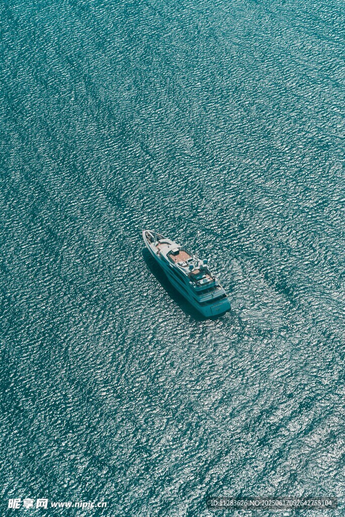 海上孤舟