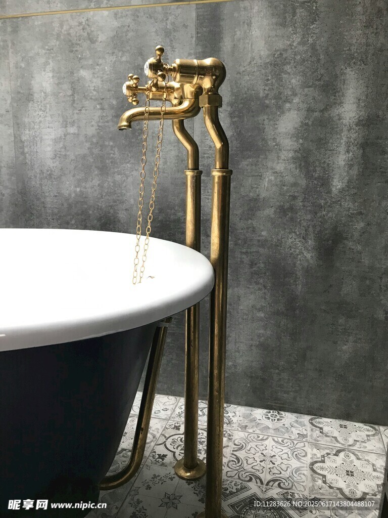 復古黃銅落地式浴缸水龍頭