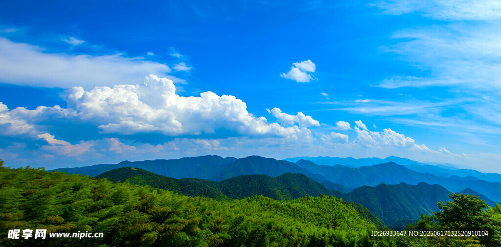 青山藍天美景