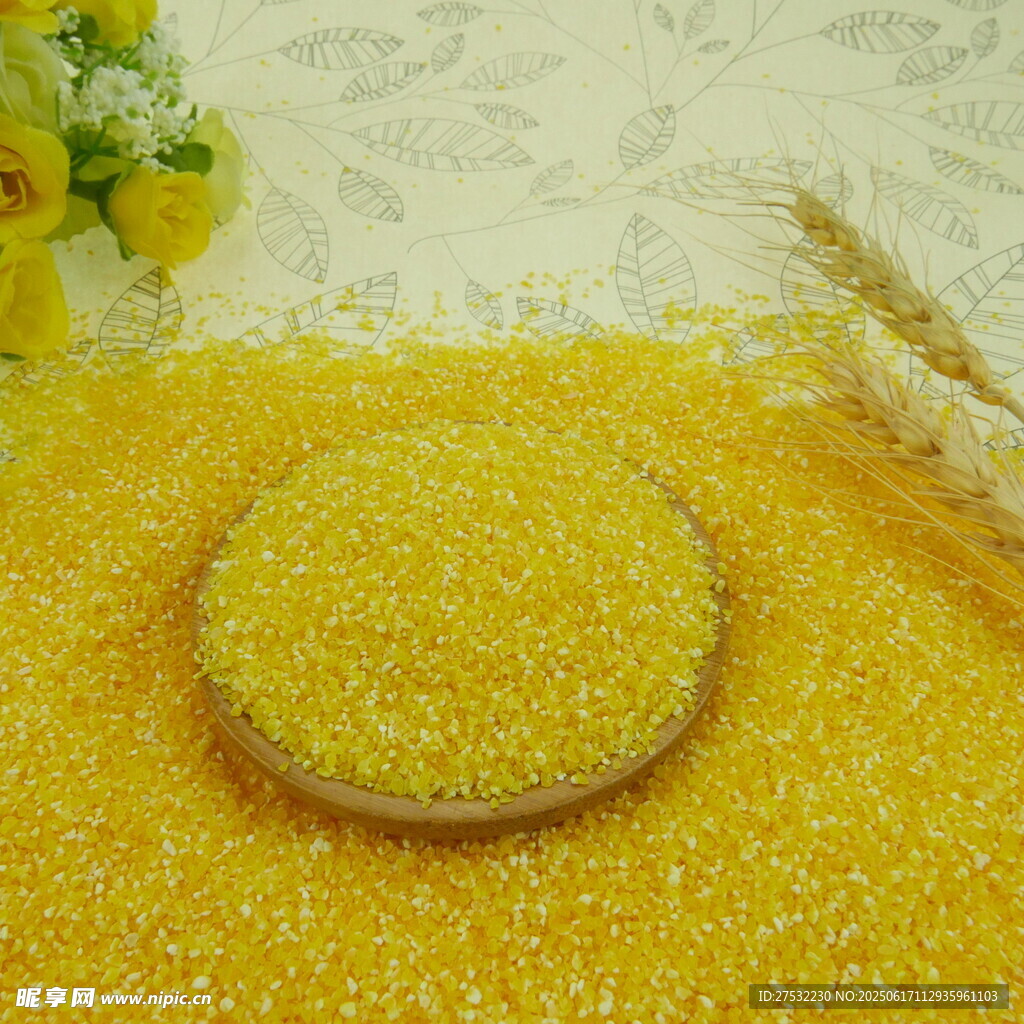 金黃玉米粒鋪滿畫面