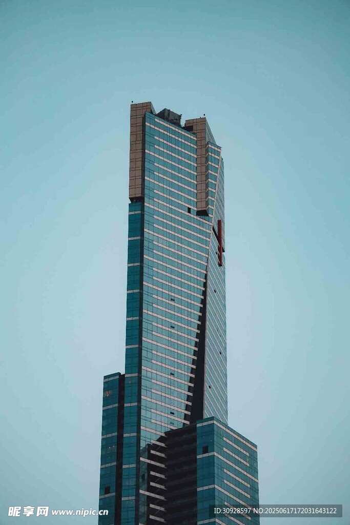 現代摩天大樓外觀