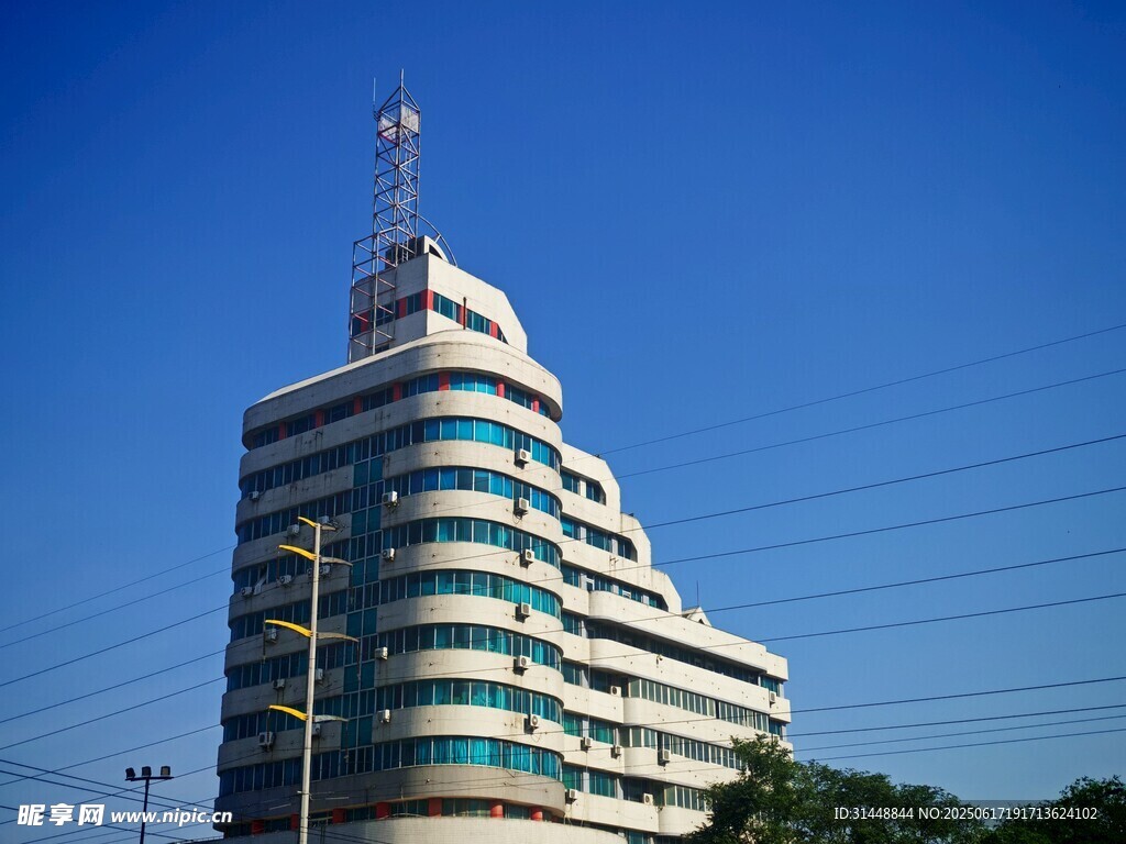 高聳的多層建筑