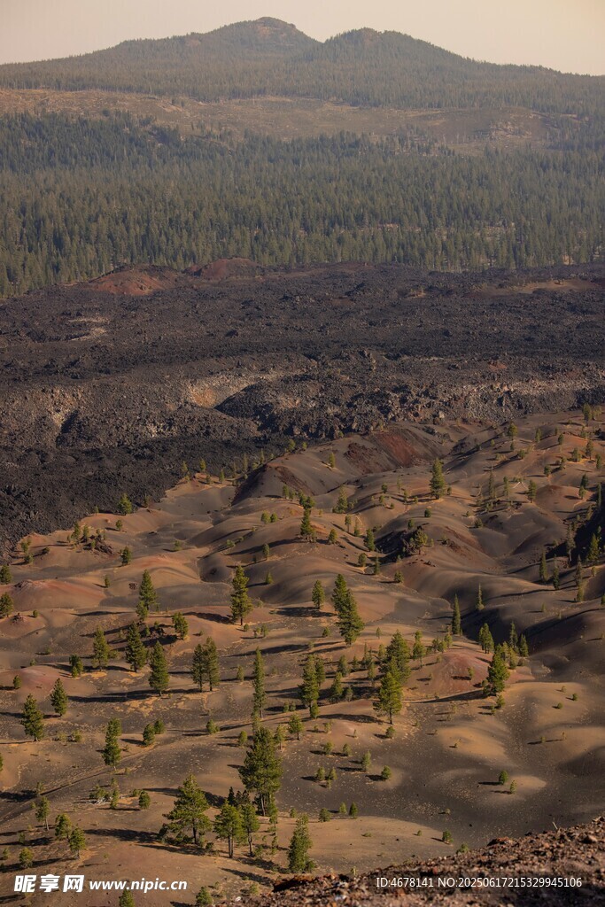 荒涼山地景觀