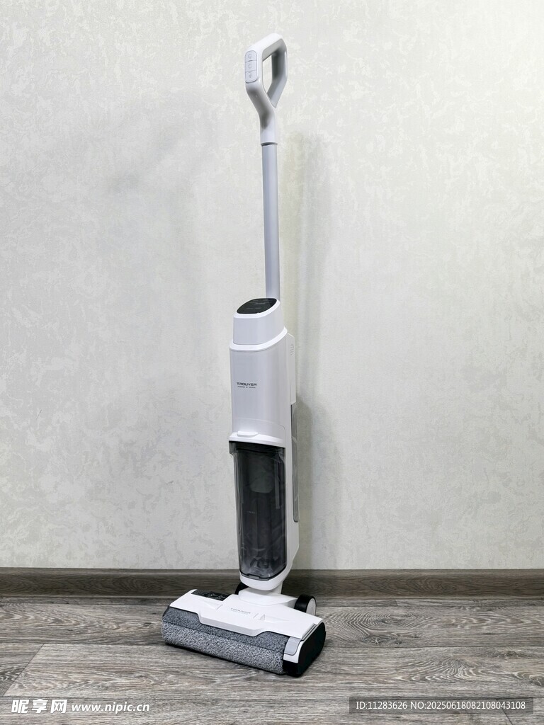 立式無線吸塵器展示
