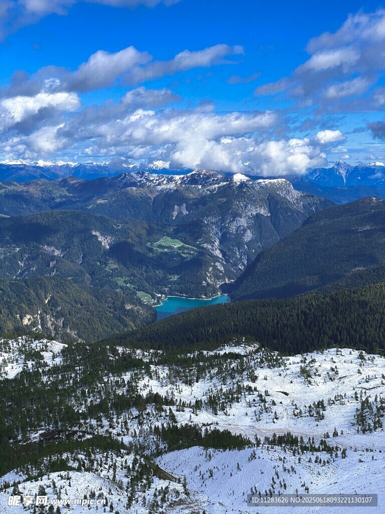 雪山湖泊壯麗自然風光