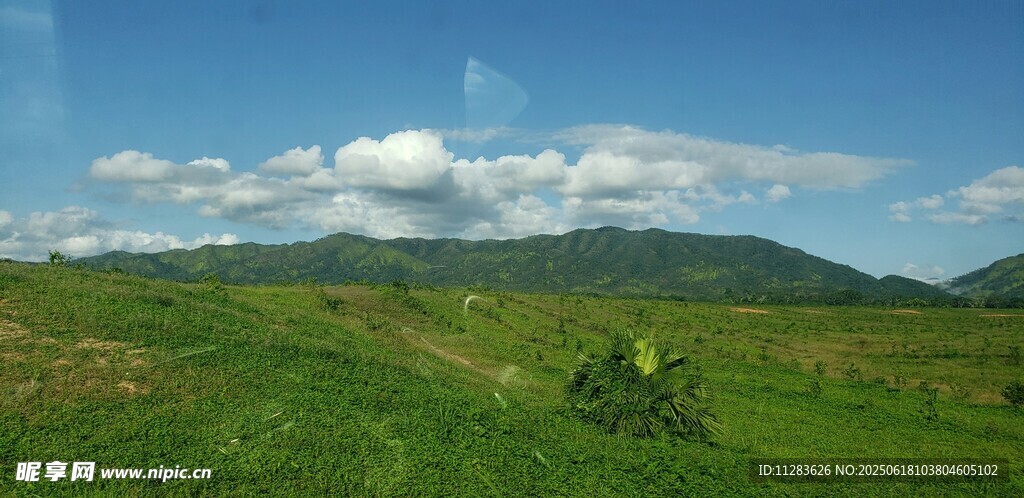 綠野青山間的開闊美景