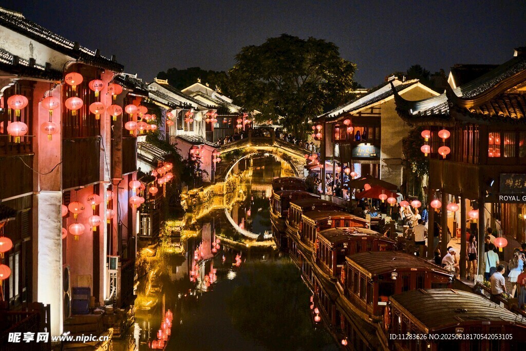 古街夜景