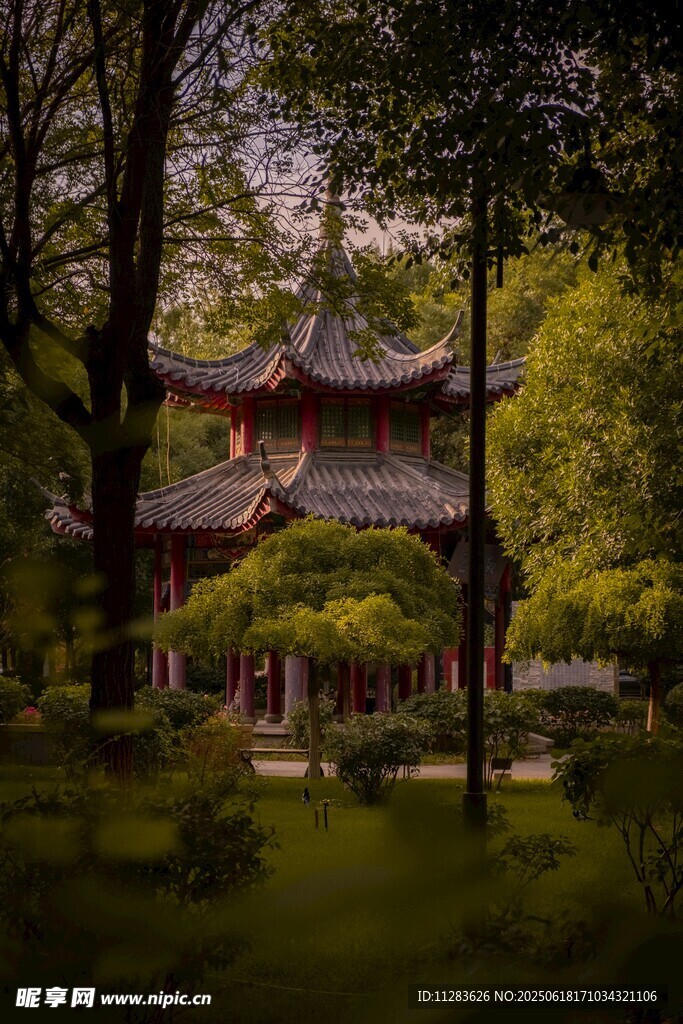 中式園林中的古典建筑
