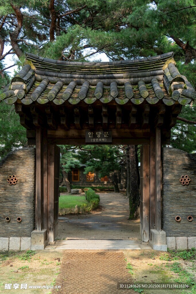中式古典庭院門