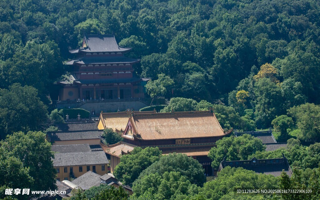 山林中的古建筑群
