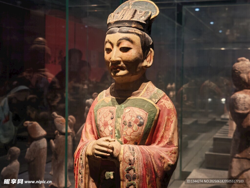 古代彩色陶俑展示