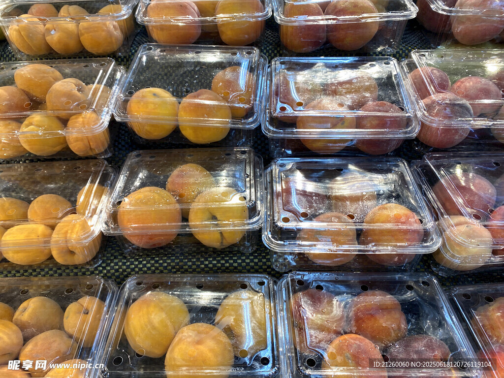 新鮮多樣桃子