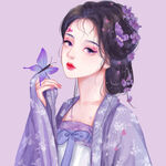 古風紫衣女子與蝶相伴
