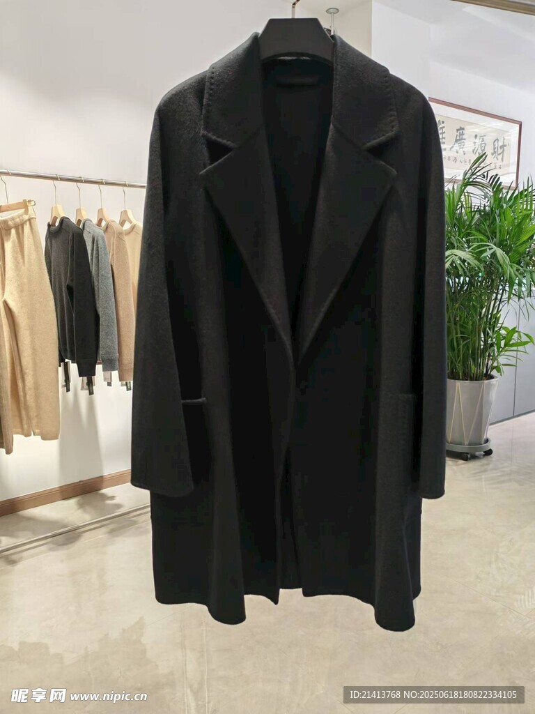 黑色長款西裝大衣展示
