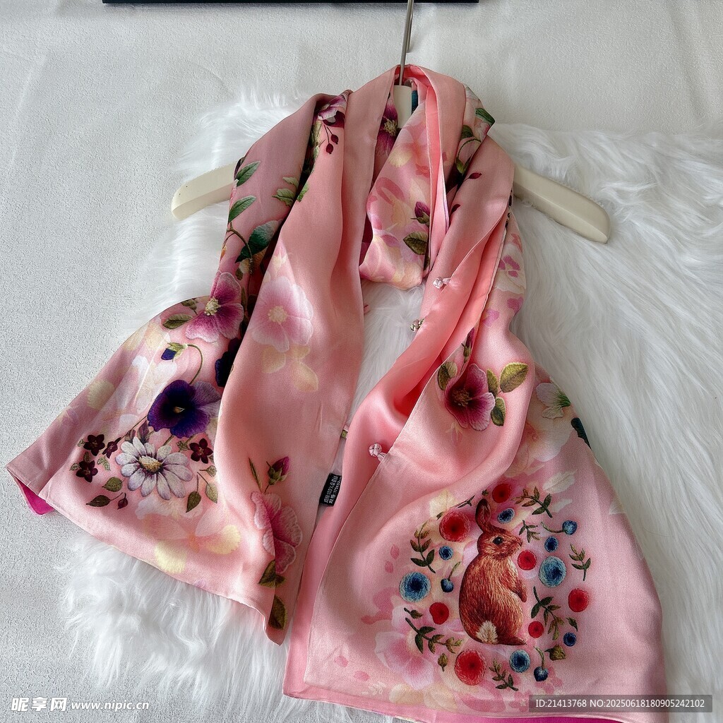 粉色花卉刺繡精美絲巾