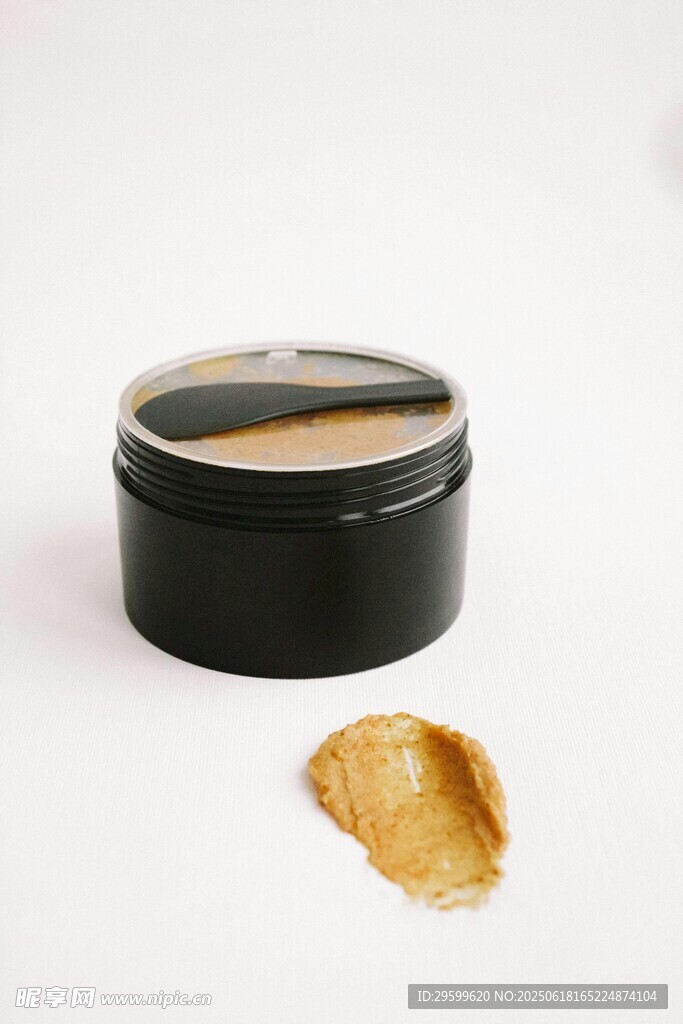 罐裝膏體 