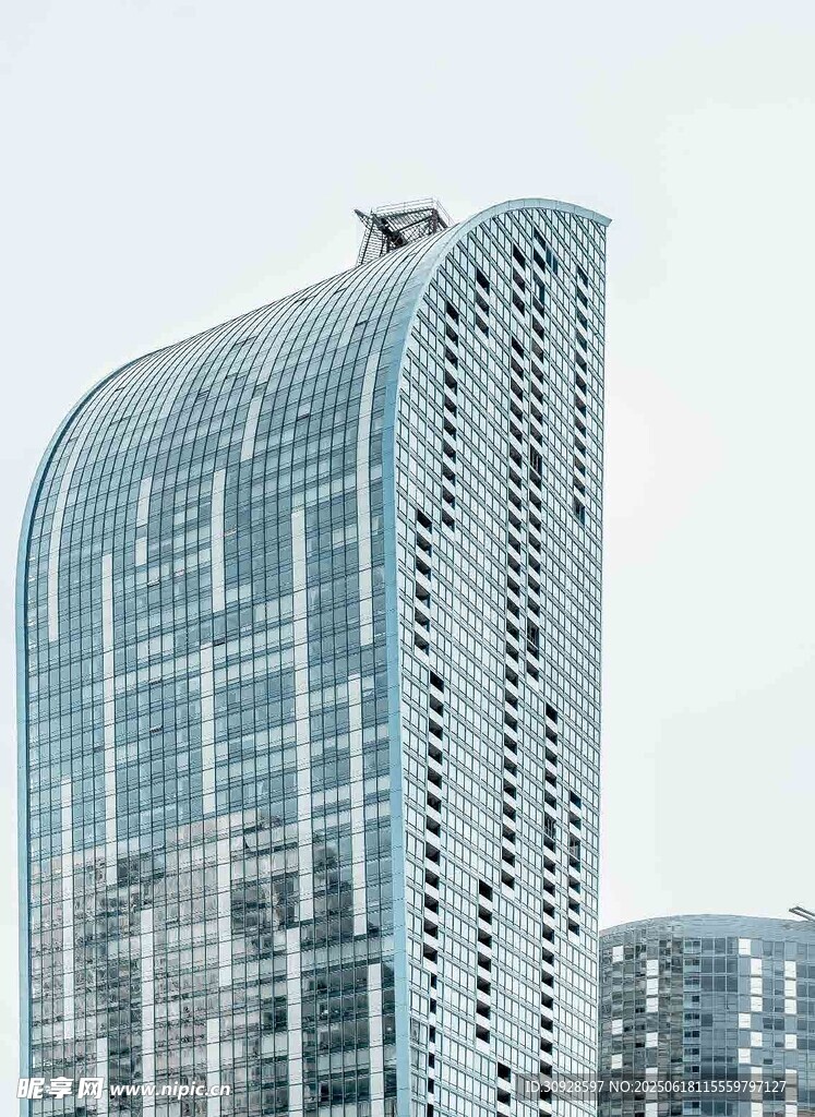 現(xiàn)代弧形摩天大樓外觀(guān)