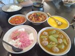 多樣美食擺桌開啟味蕾盛宴