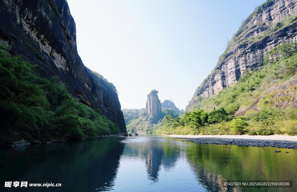 秀麗山水峽谷風光