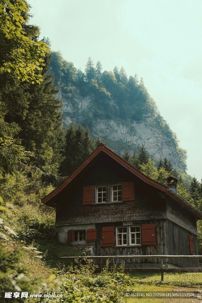 山間木屋 自然靜謐之景