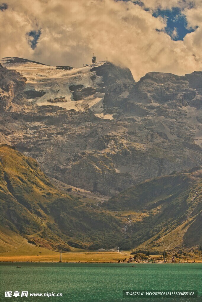 壯麗山湖風(fēng)光