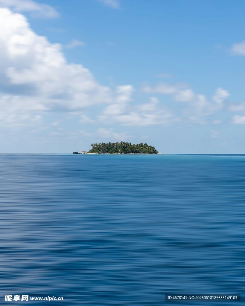 海上孤島 藍天碧海美景