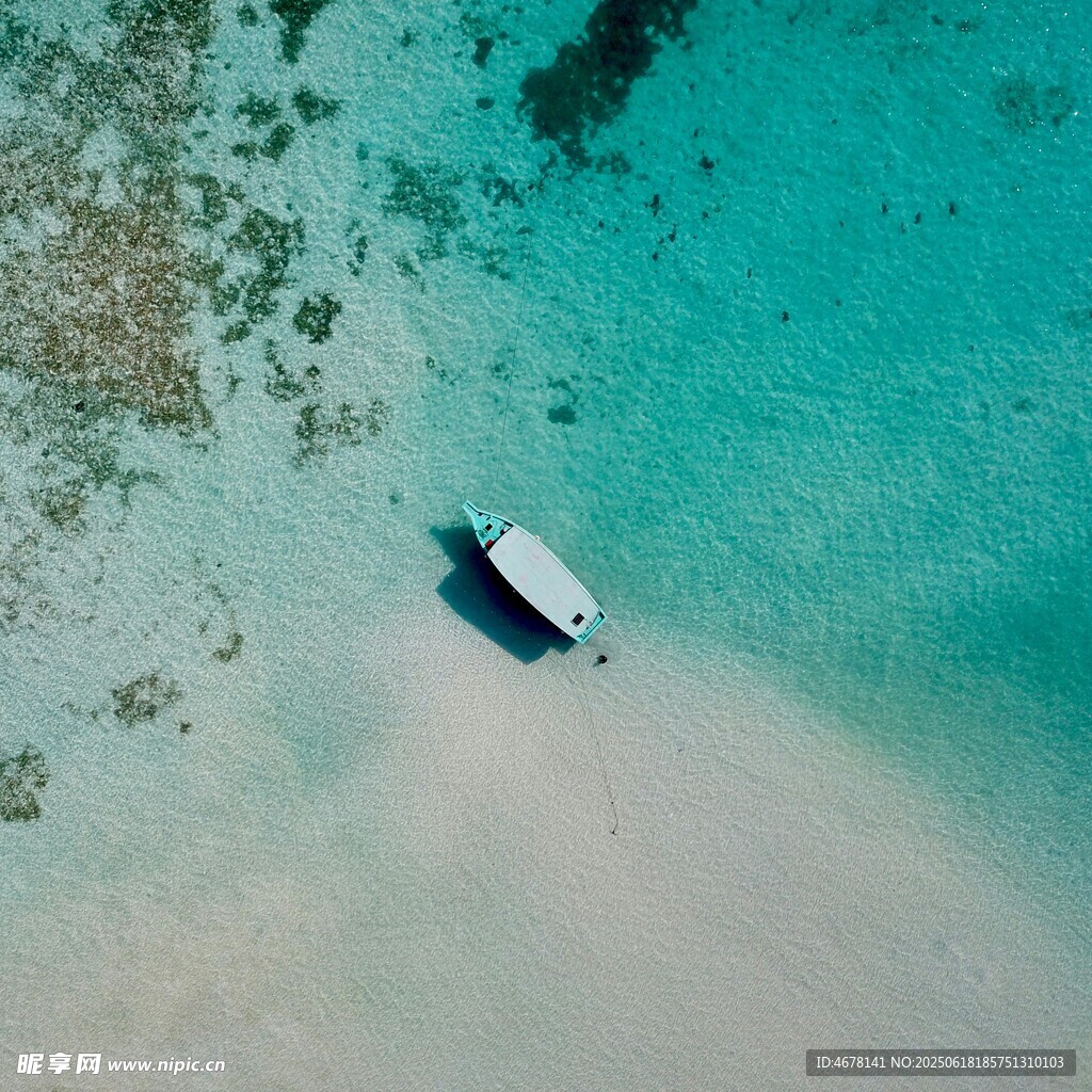 海上孤舟 淺灘美景