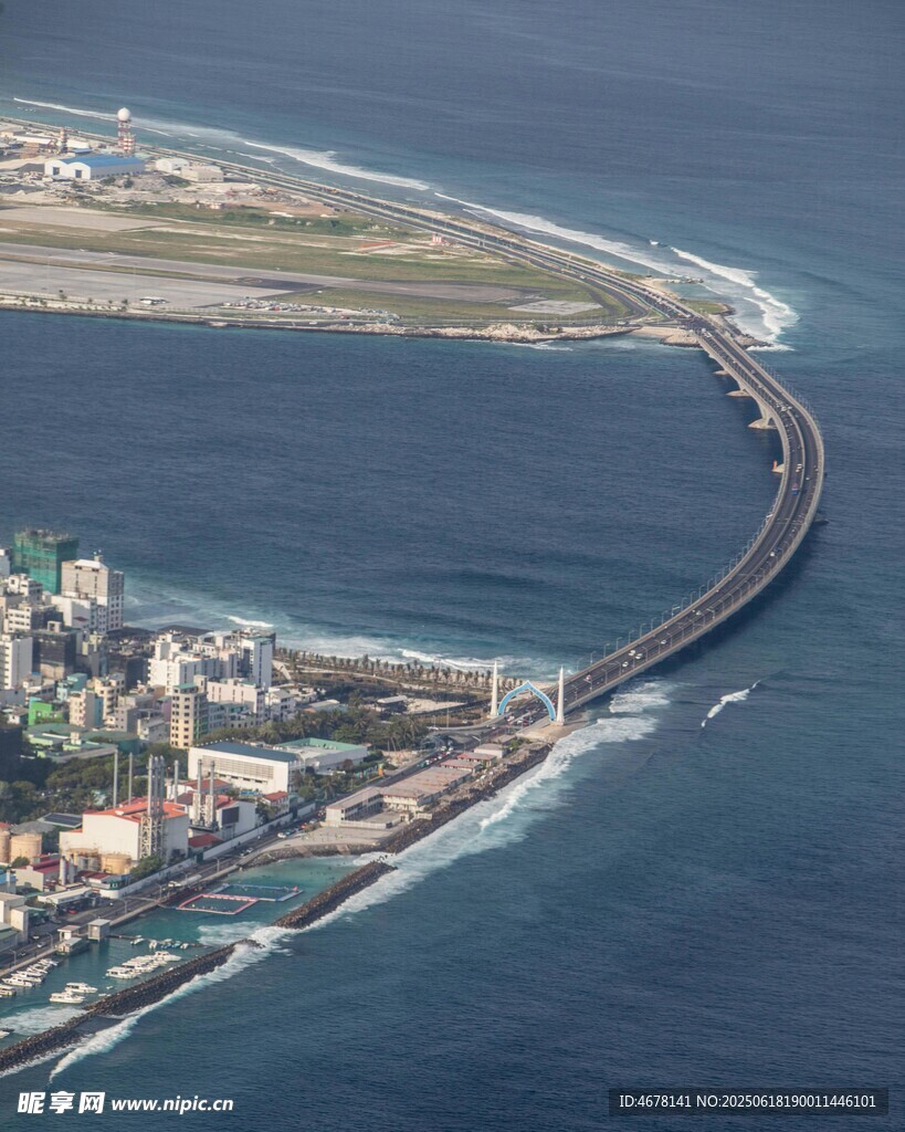 海上長橋連接城市與島嶼