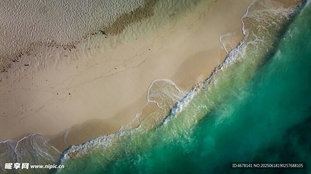 俯瞰碧海與沙灘美景
