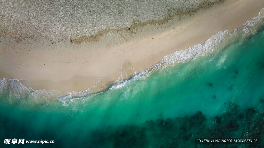 碧海沙灘的美麗海岸線