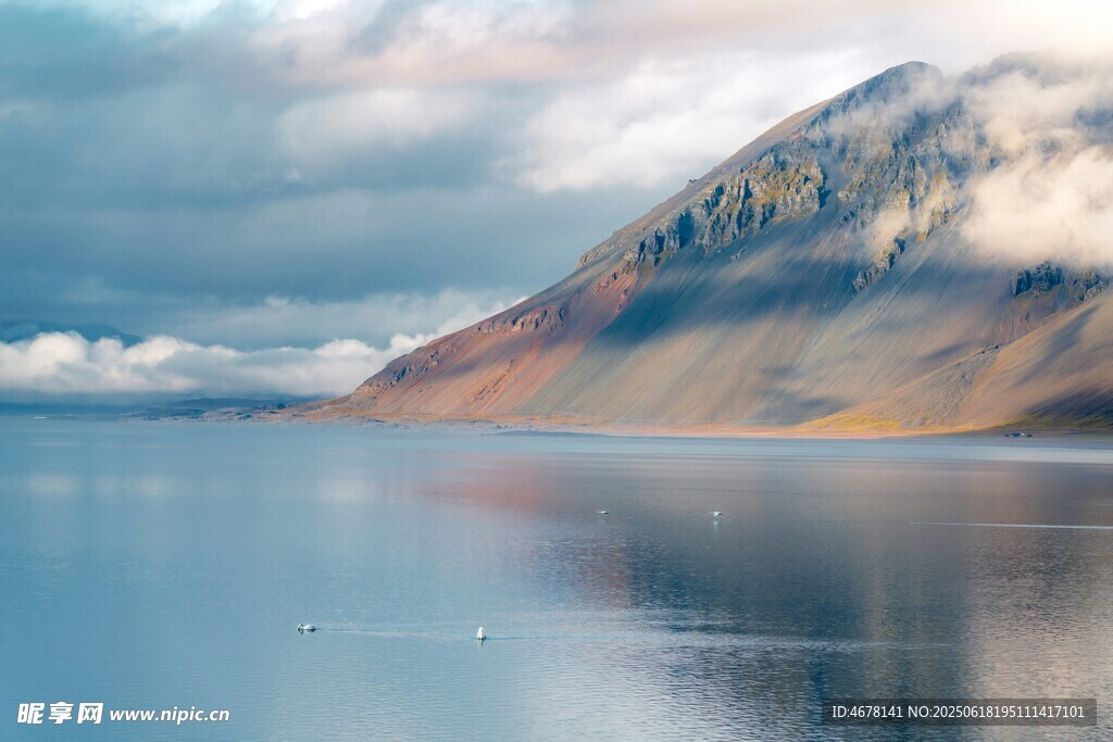 寧靜山水間的絕美湖景