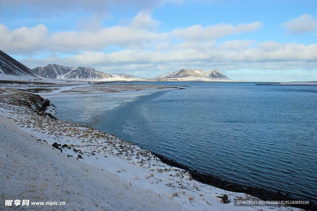 冬日海邊雪景風光