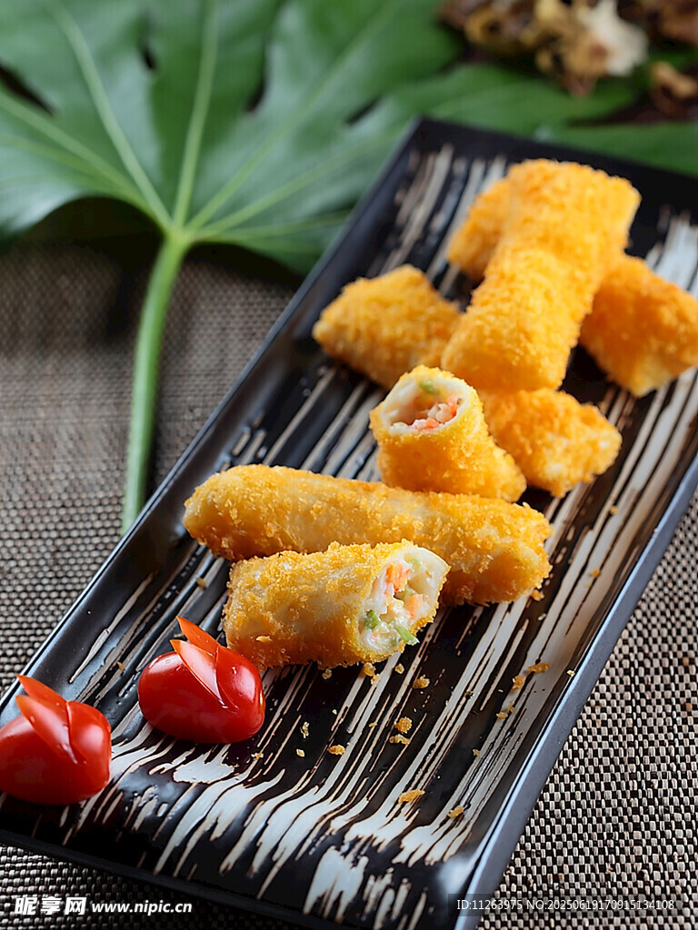蟹粉香芒蝦松卷