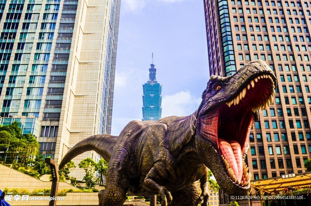 城市中的恐龍雕塑景觀