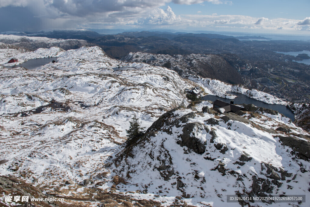 雪山壯麗景觀
