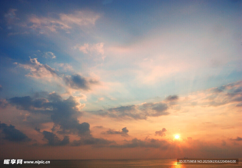 海上日落美景