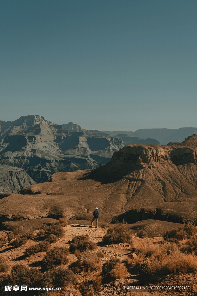 壯麗沙漠山脈景觀