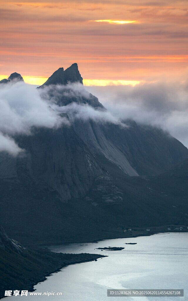 壯麗山景與云海日出奇觀