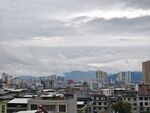 城市天際線與低矮建筑景觀